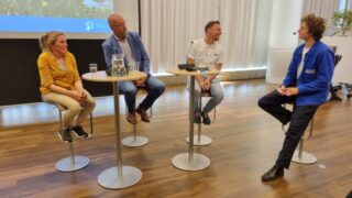 Panel vlnr. Richa Nanne, Nico Willemse, Anthonie Stip en Kees Foekema